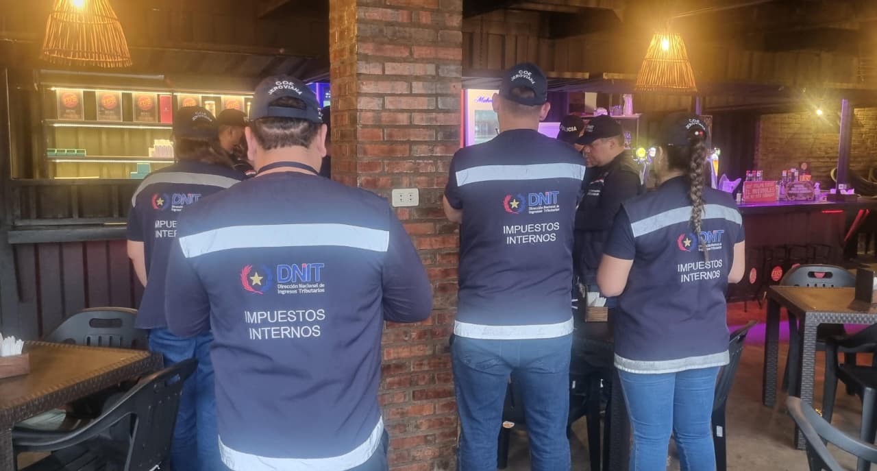 DNIT cierra temporalmente negocio gastronómico en Asunción y Central