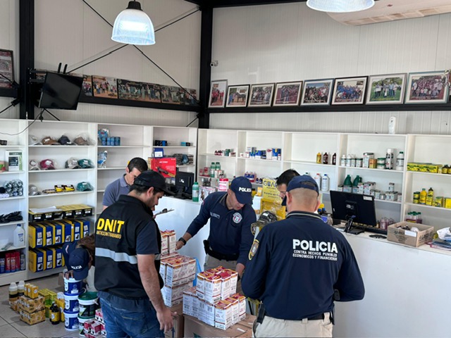 Incautan productos en una agroveterinaria