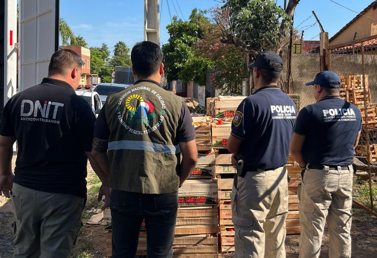 DNIT decomisó casi 9 toneladas de tomate en operativo realizado en el Mercado de Abasto
