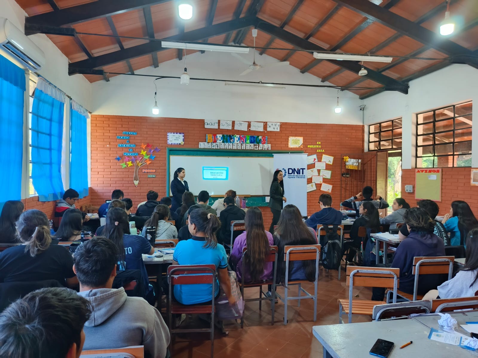 DNIT fortalece la educación tributaria en instituciones educativas