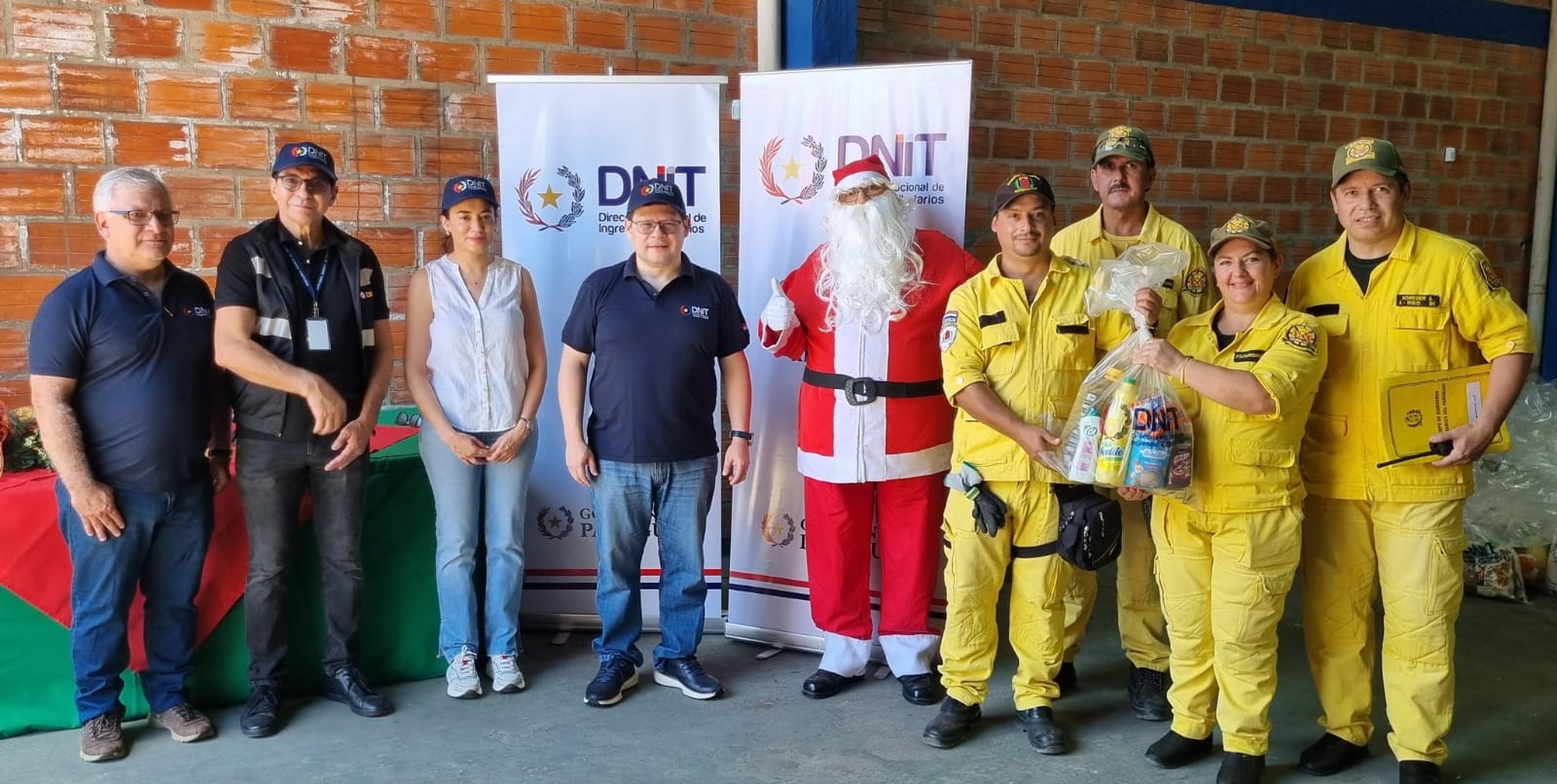 Con entrega de donaciones DNIT celebra Navidad Solidaria